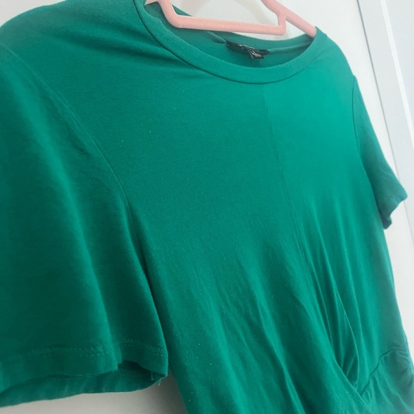 Green Twist Front  Crop Top - Picture 4 of 6